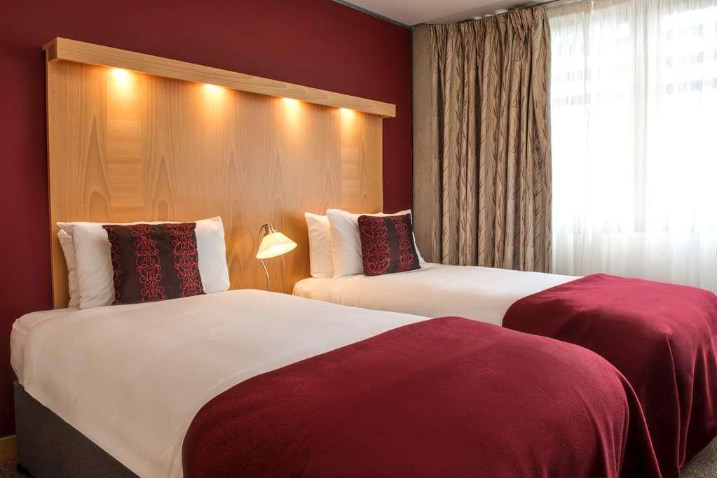 The Jubilee Hotel Nottingham Room photo